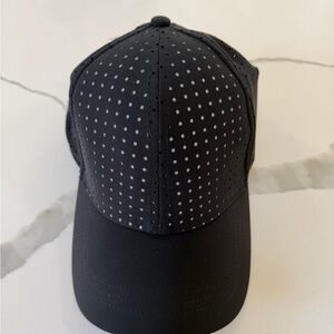 Lululemon Perforated Baller Cap - O/S